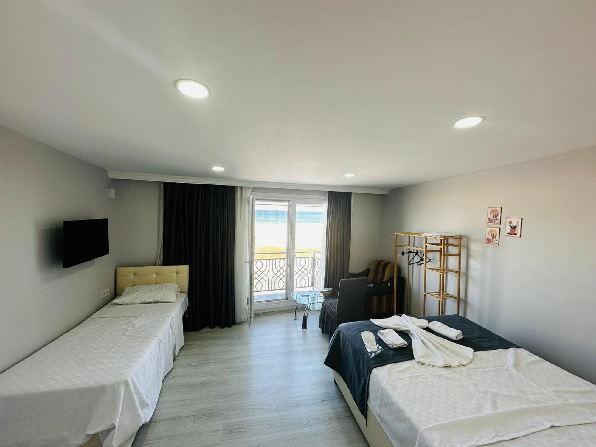 Holiday Beach Hotel Arnavutkoy Exterior foto